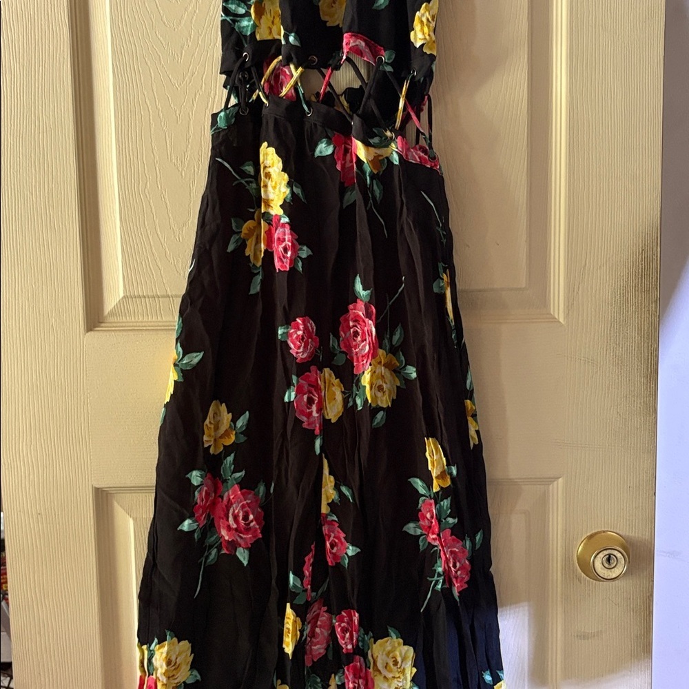 Top shop Floral Cutout Dress with Halter Neck - Picture 2 of 5